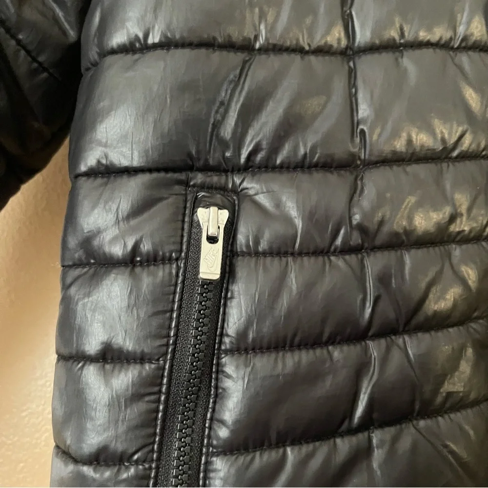 Nike Kids Black Puffer Jacket 5 Medium